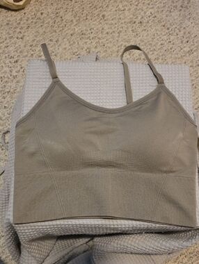 All In Motion Seamless Scoop Brami in Taupe